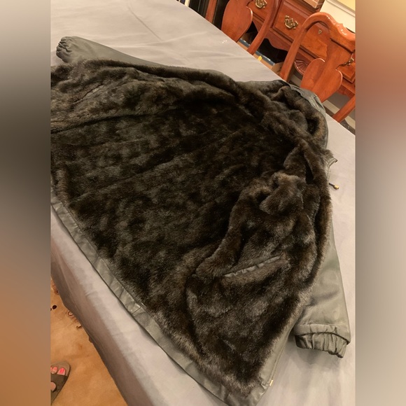 Real Leather/Faux Fur lined coat women’s size XL - Picture 3 of 7